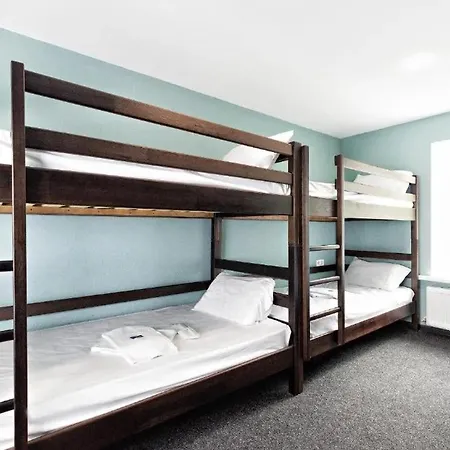 Status Centrum 旅馆 *